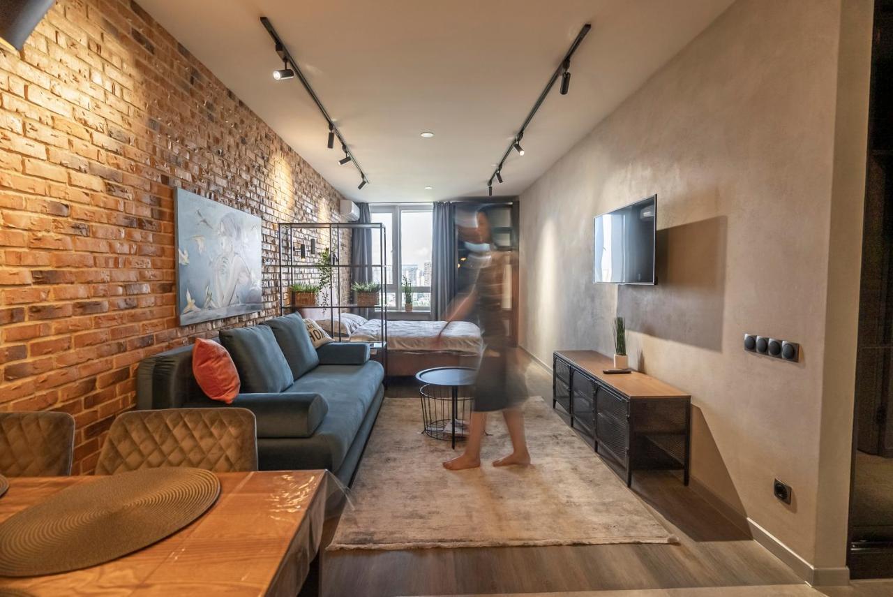 Slavutich Ecoloft Studios Киев Экстерьер фото
