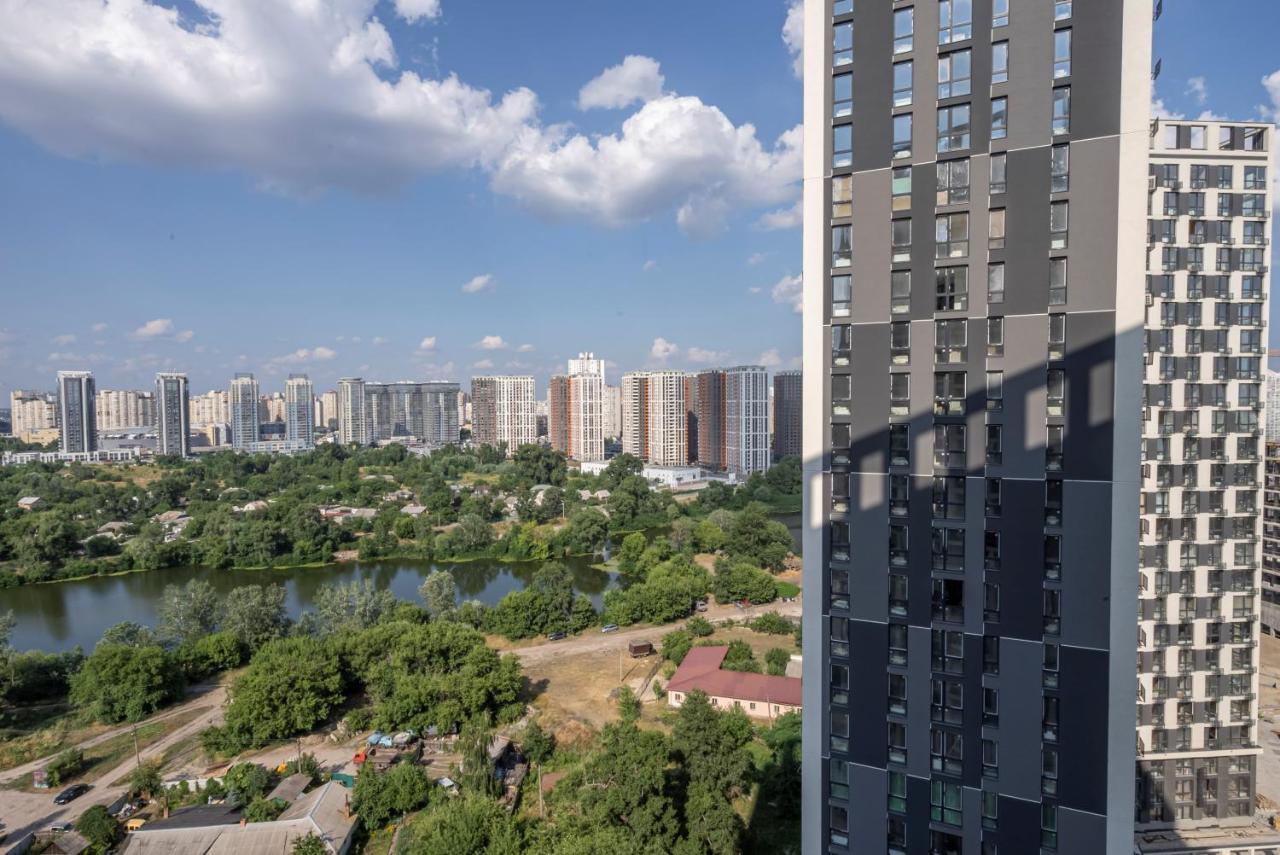 Slavutich Ecoloft Studios Киев Экстерьер фото