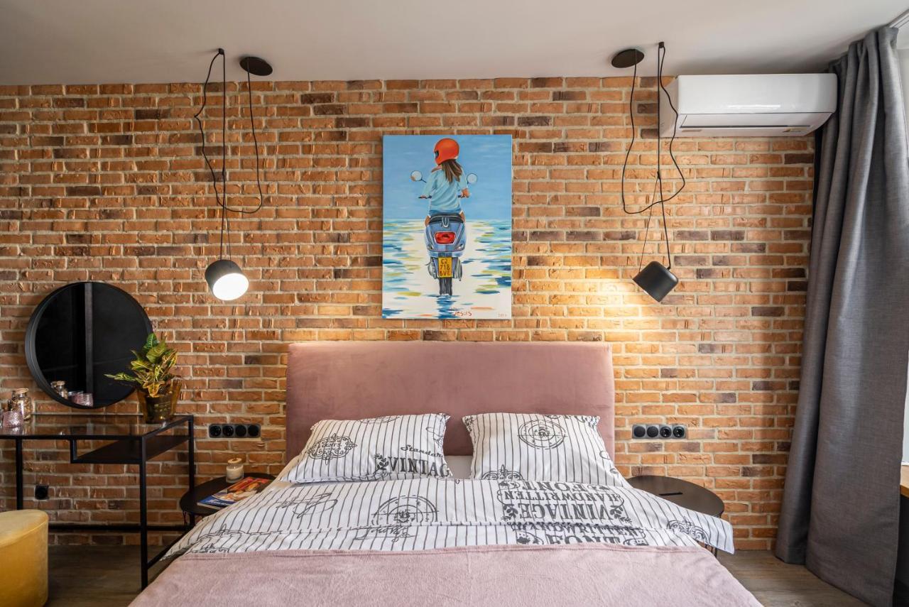 Slavutich Ecoloft Studios Киев Экстерьер фото