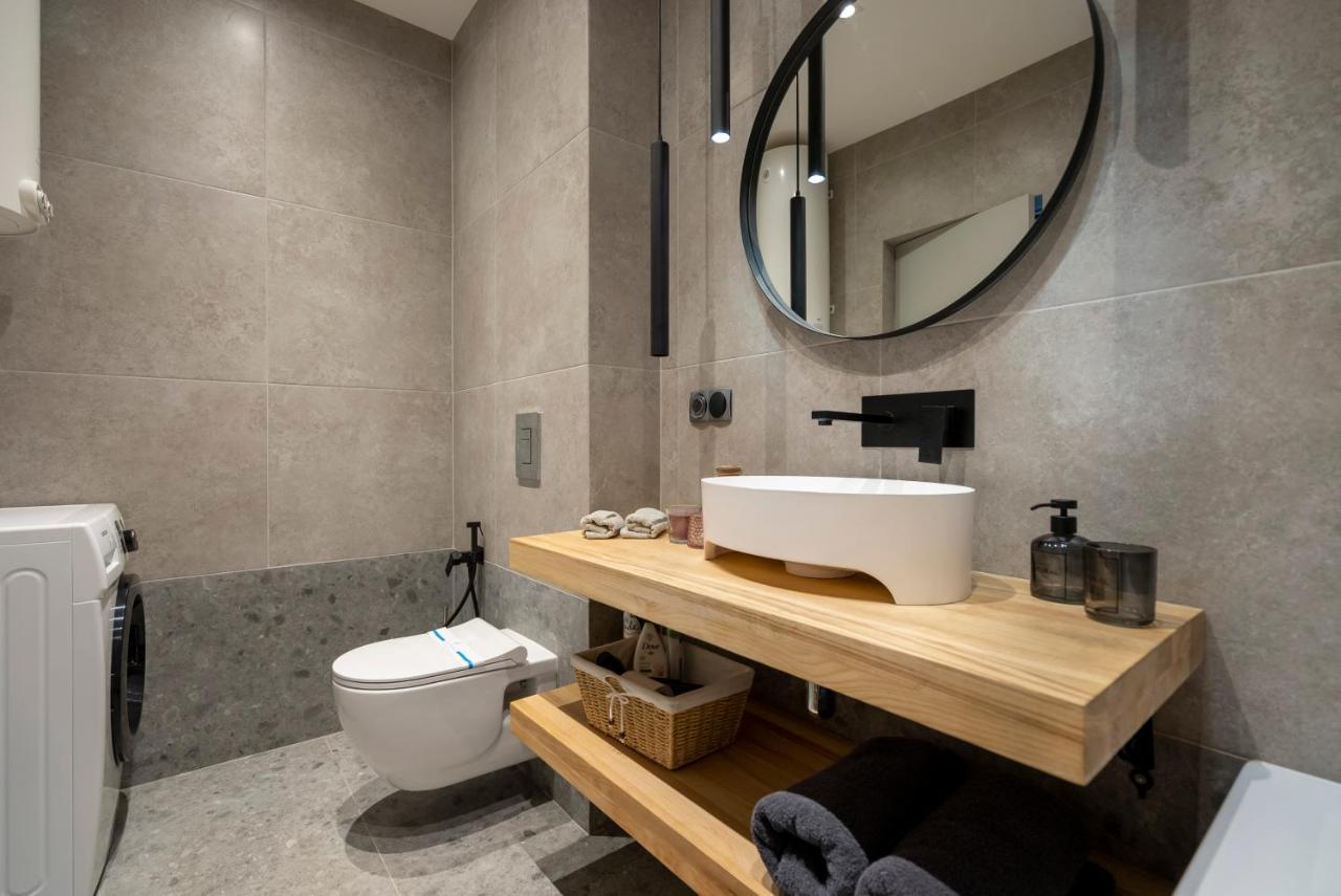 Slavutich Ecoloft Studios Киев Экстерьер фото