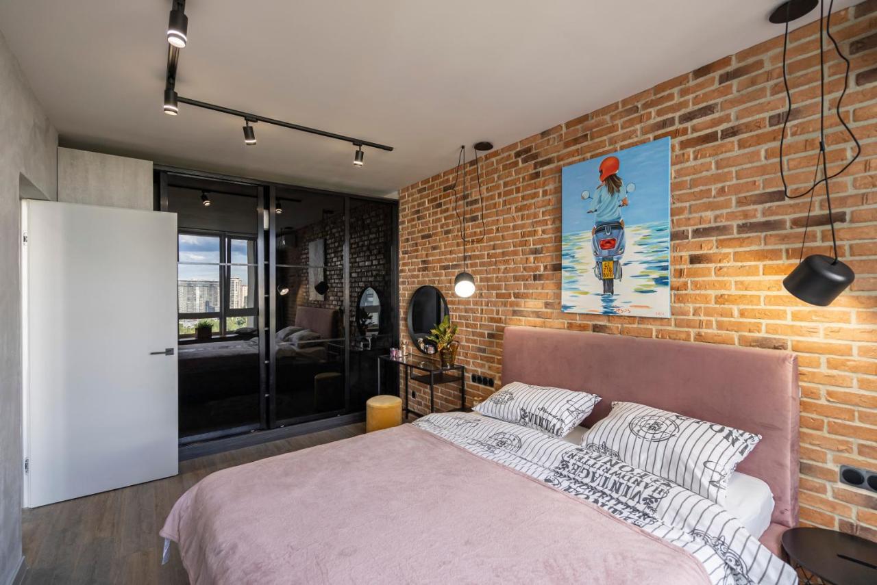 Slavutich Ecoloft Studios Киев Экстерьер фото