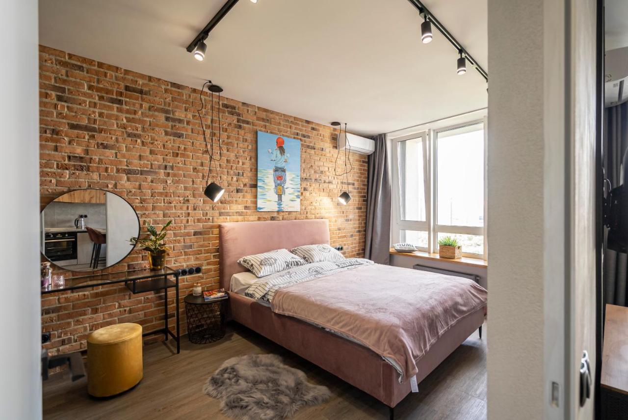 Slavutich Ecoloft Studios Киев Экстерьер фото