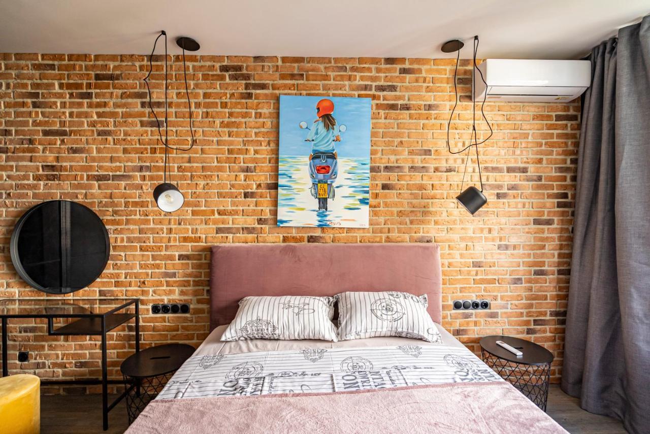 Slavutich Ecoloft Studios Киев Экстерьер фото