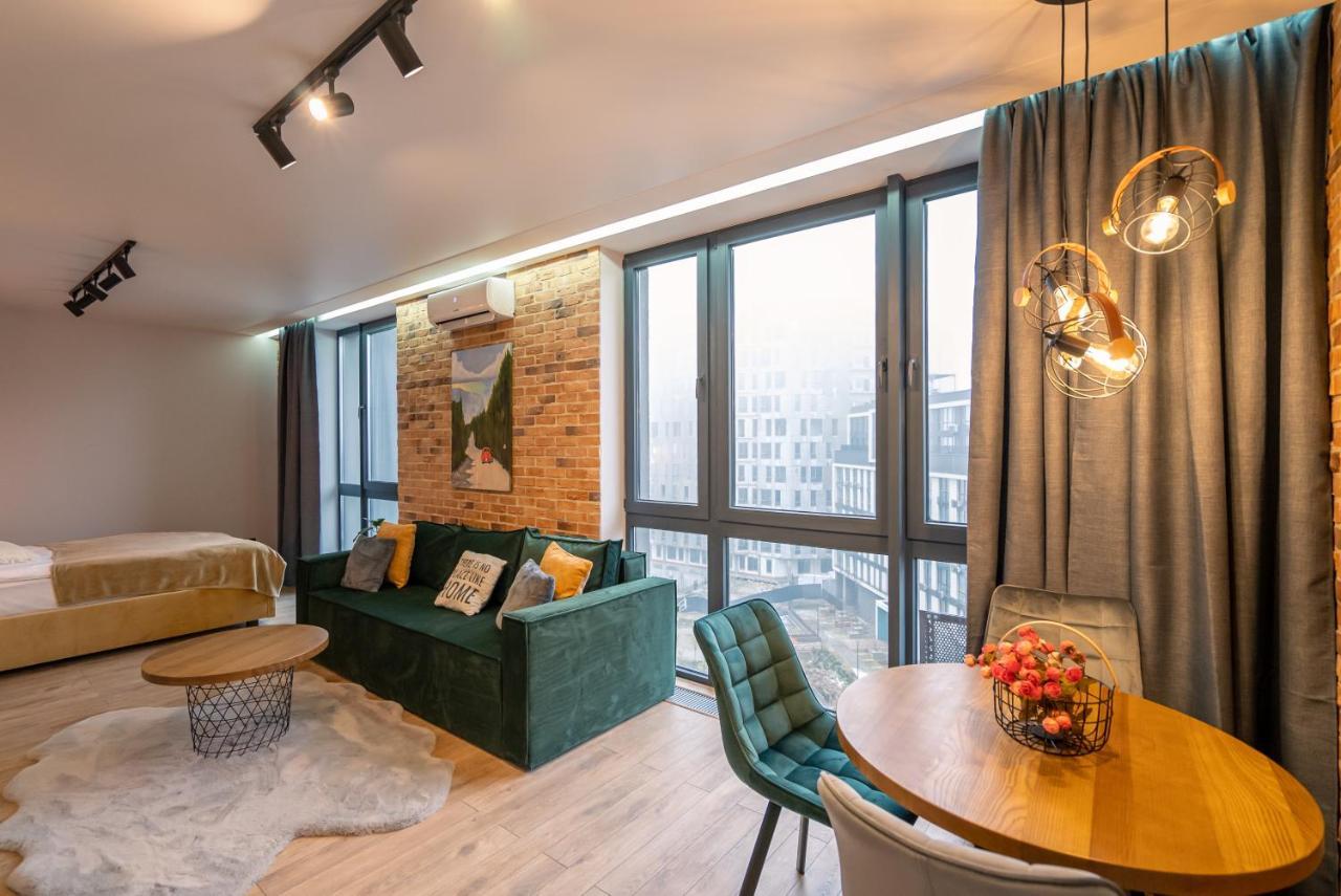 Slavutich Ecoloft Studios Киев Экстерьер фото