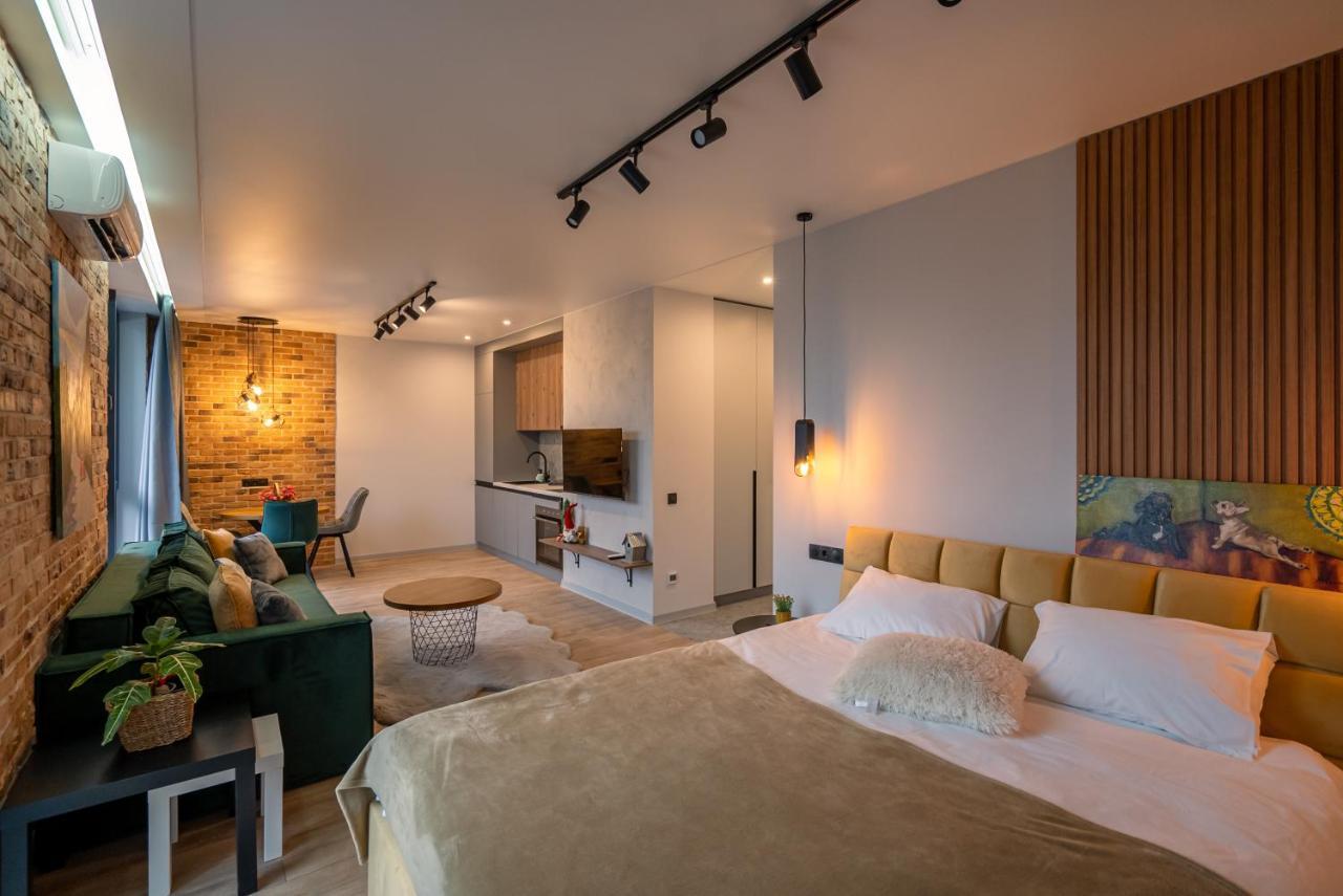 Slavutich Ecoloft Studios Киев Экстерьер фото