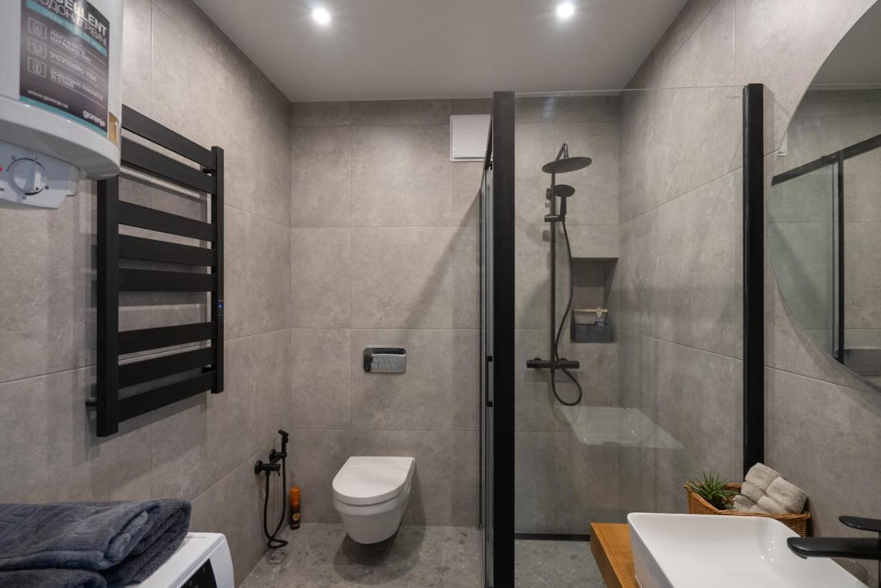 Slavutich Ecoloft Studios Киев Экстерьер фото