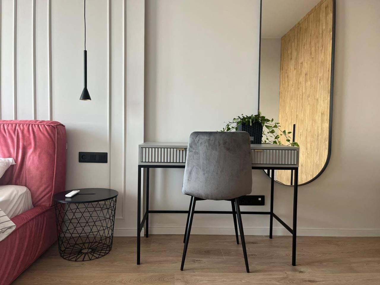 Slavutich Ecoloft Studios Киев Экстерьер фото