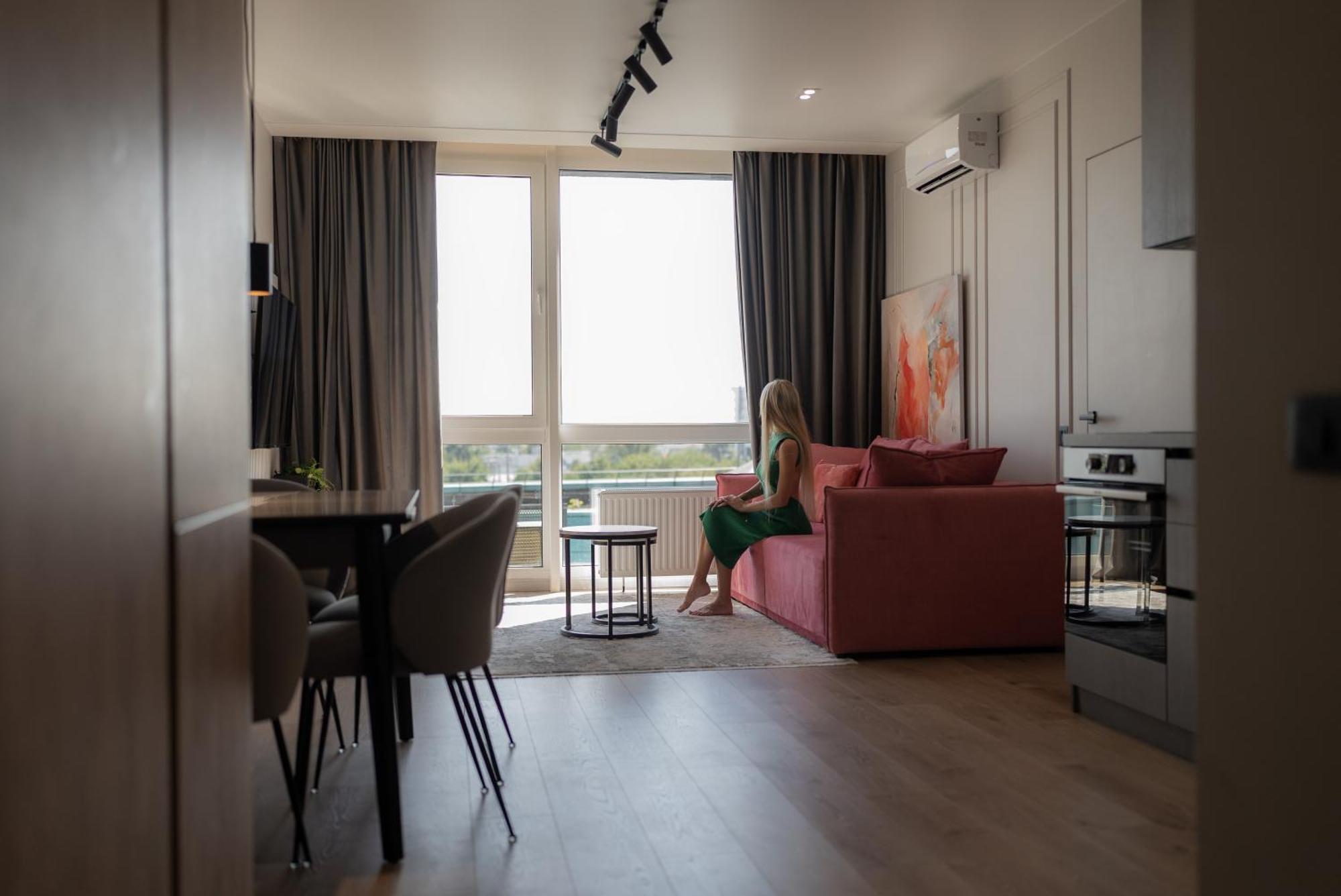 Slavutich Ecoloft Studios Киев Экстерьер фото